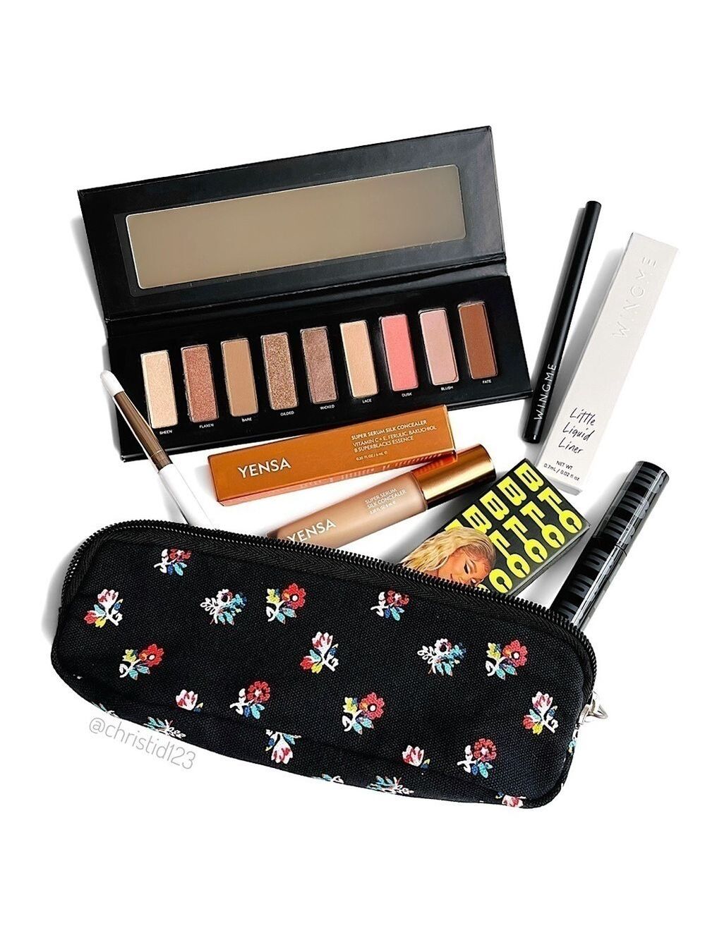 Makeup Bundle - Picture 1 of 9
